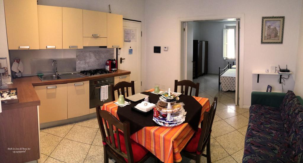 B&B La Luna Dal Borgo Ези Экстерьер фото
